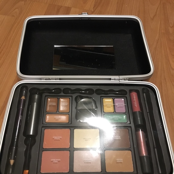 Makeup Set - Picture 8 of 11